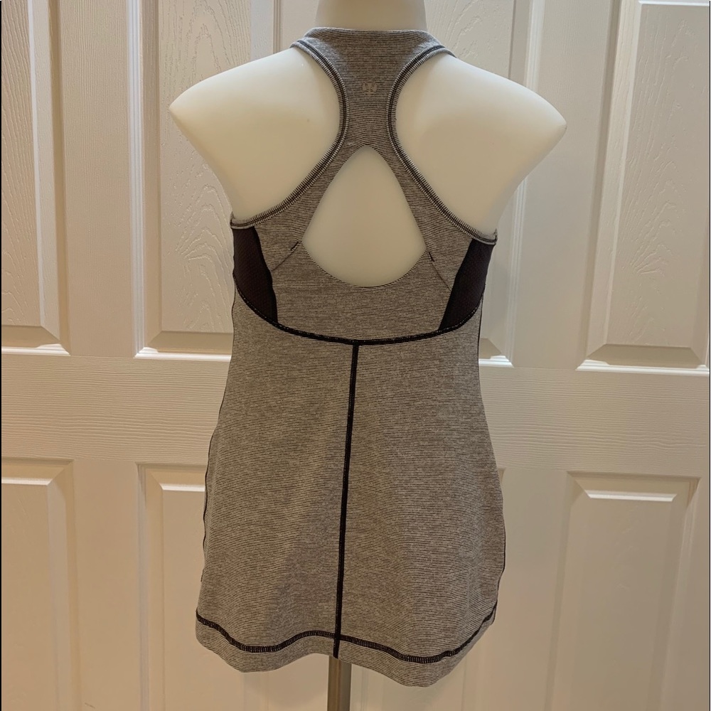 Lululemon Top with built-in bra